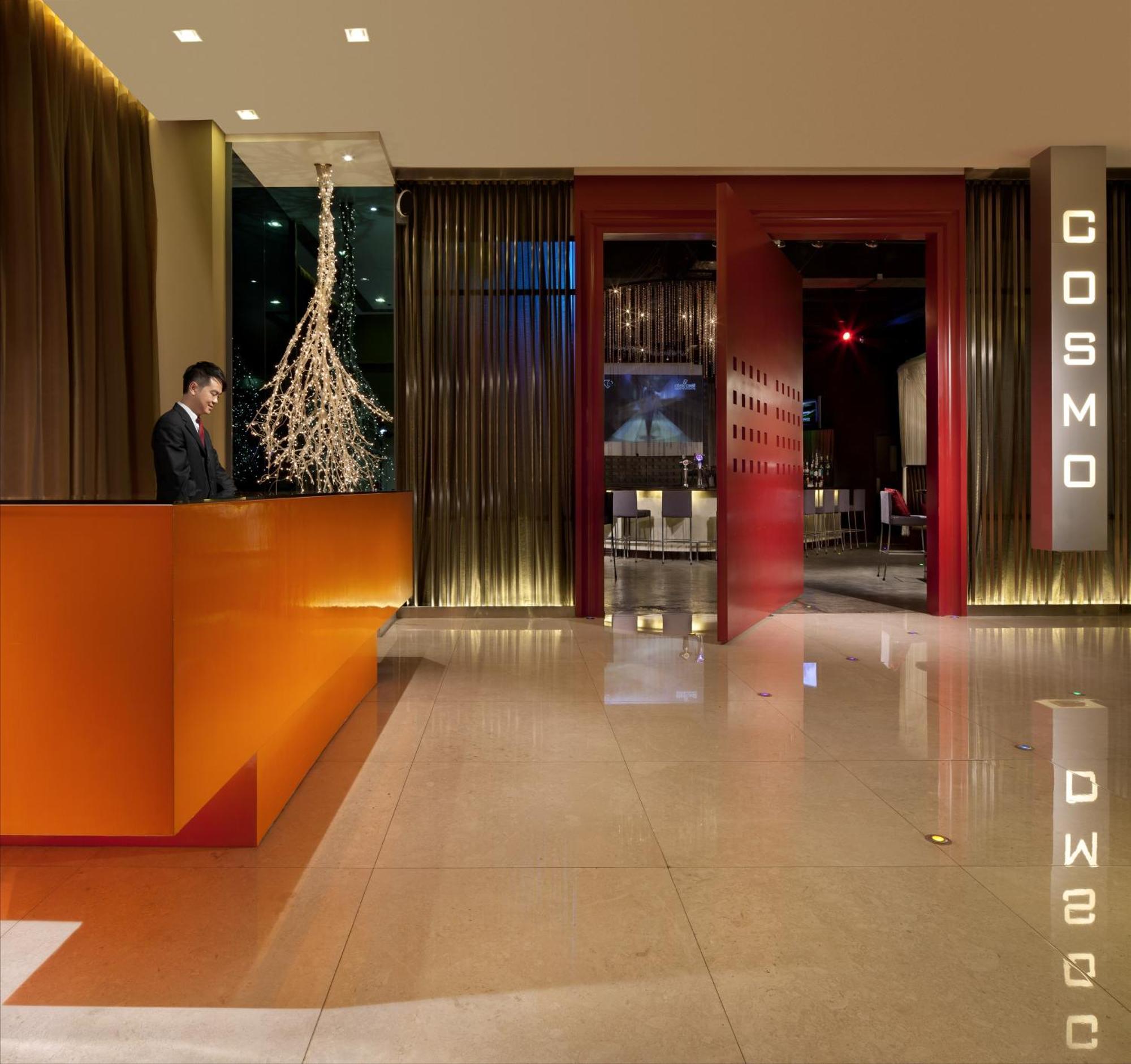 Cosmo Hotel Гонконг Екстер'єр фото